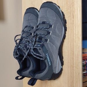 Women's Merrell Yokota II E mesh hiking shoes size 9.5